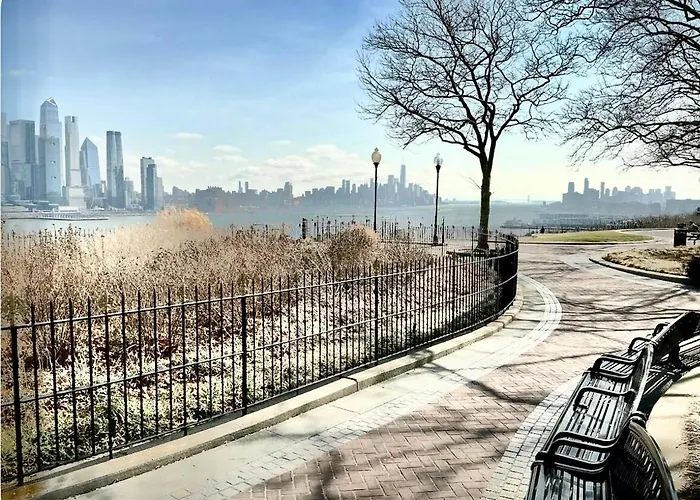 Hudson Haven12Mint From Nycity Quite