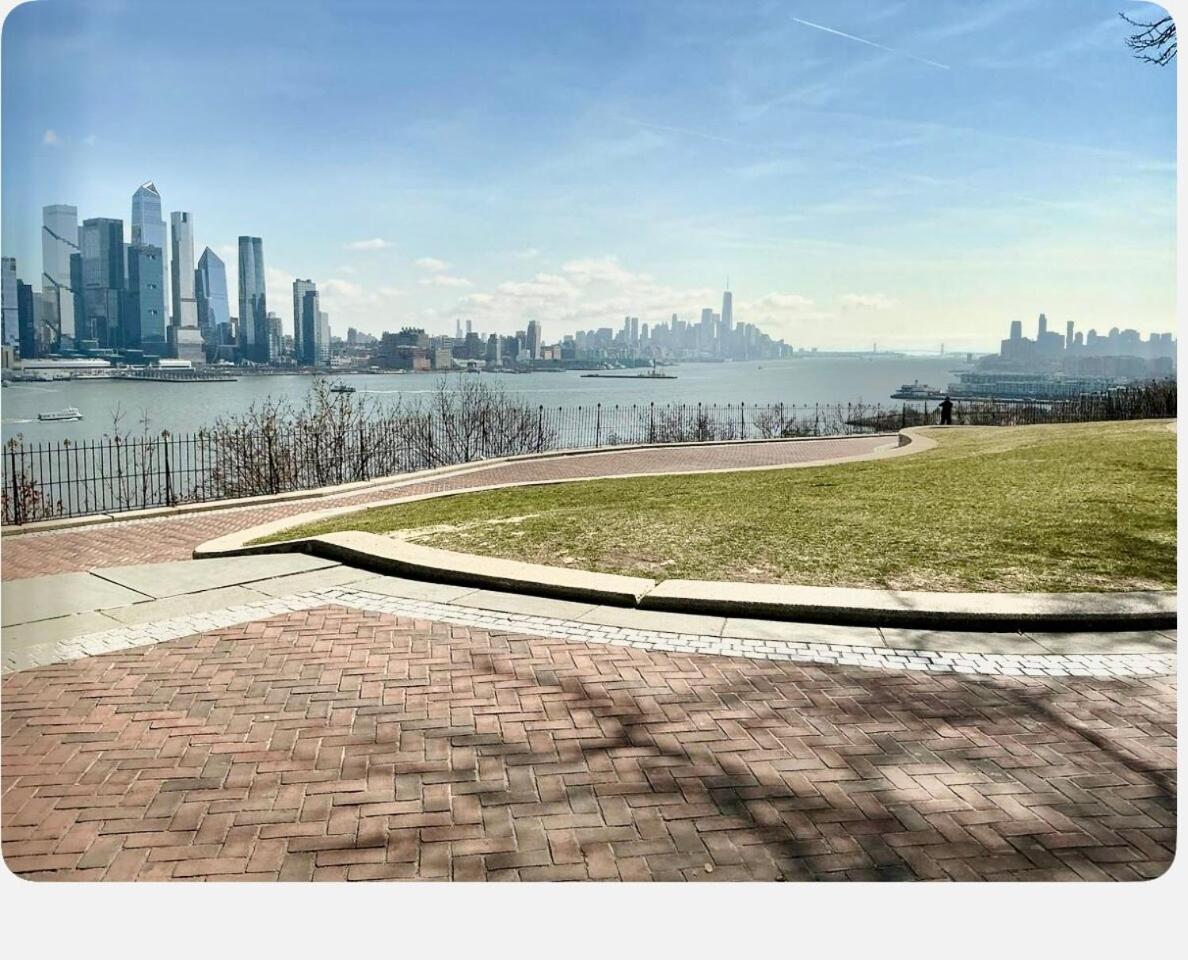 Hudson Haven12mint From Nycity Quite West New York